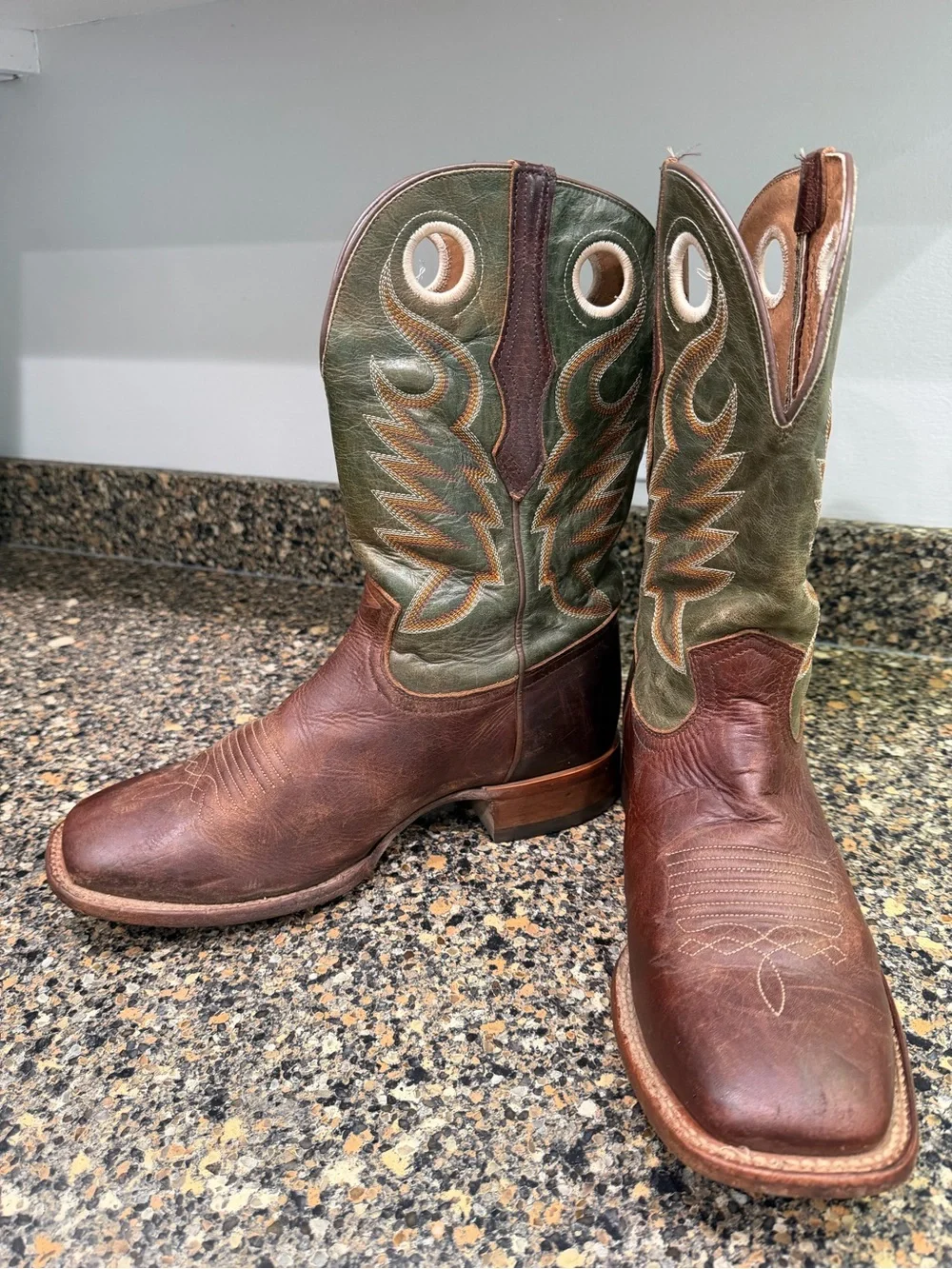 Men's Cody James 10.5 Brown and Olive Western Cowboy Boots